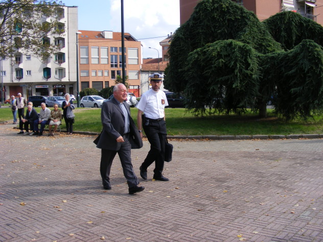 Ingresso don Nino Olivero a Torino